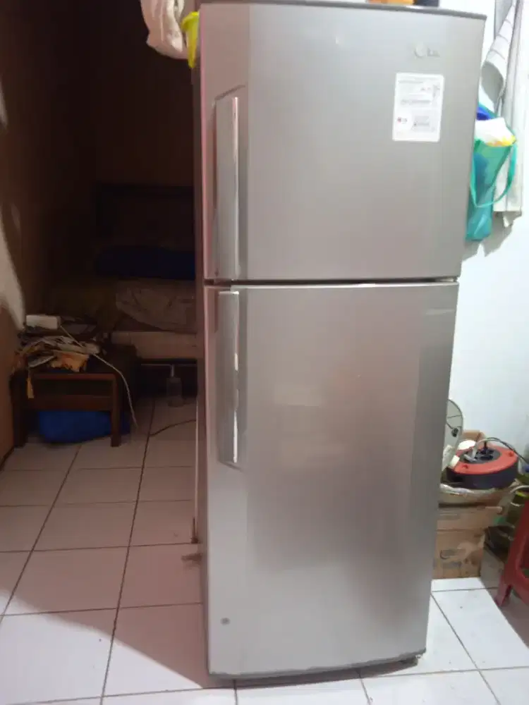KULKAS 2 PINTU LG