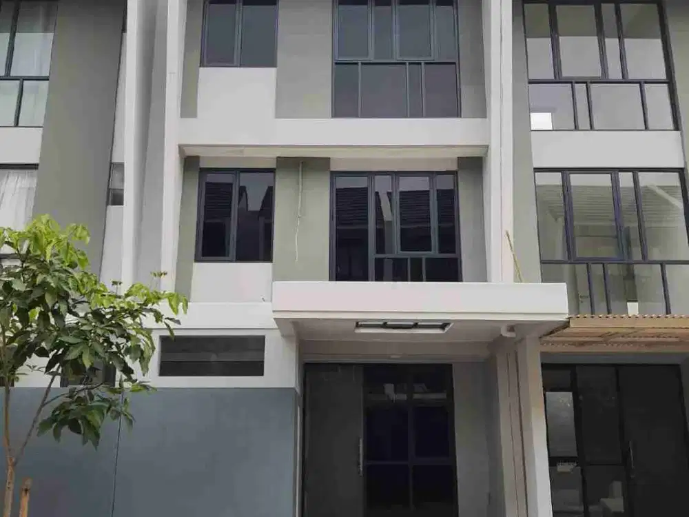 Dijual / Disewakan Rumah 3 Lantai Full Furnishdi Serenade Royal Residence