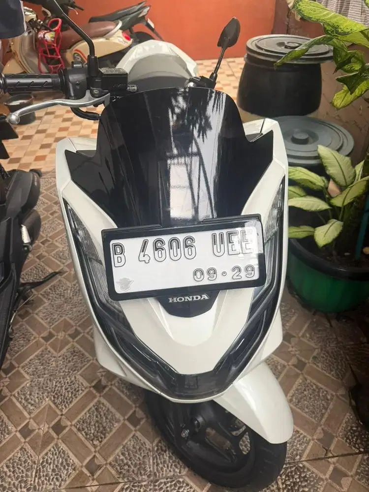 HONDA PCX CBS white mulus