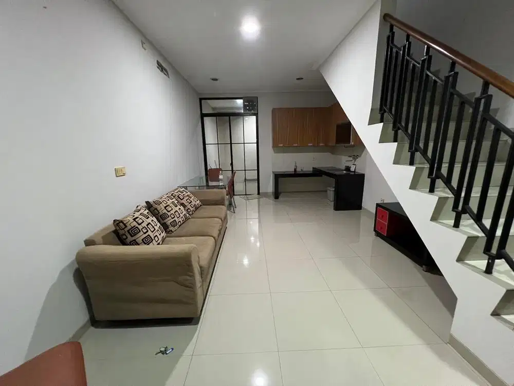 Disewakan rumah green lake city east asia 4 x 15