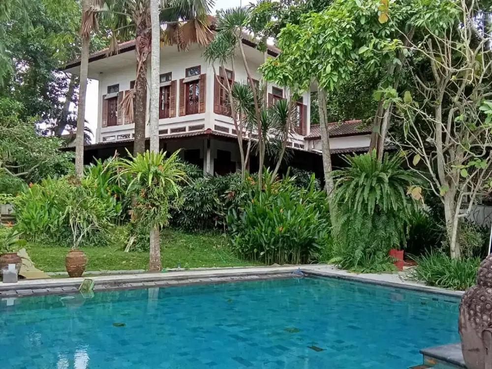 Dijual Cepat Villa Lokasi Tumbak bayuh