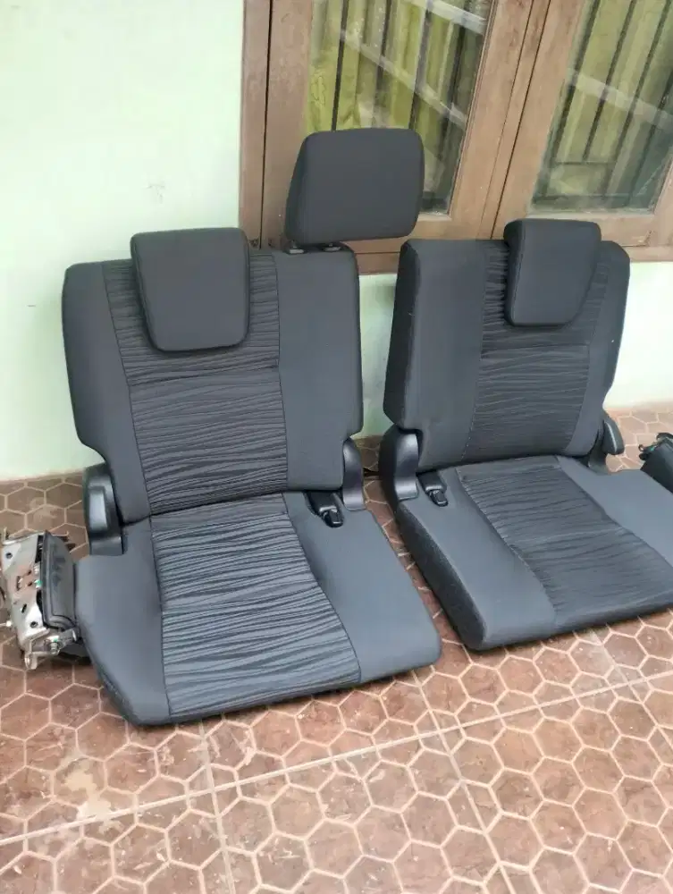 Jok Innova reborn,Inova baris belakang