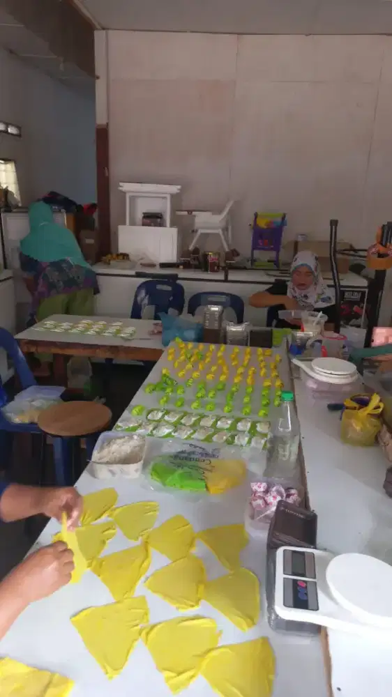 Di butuhkan tukang gulung pancake durian borongan