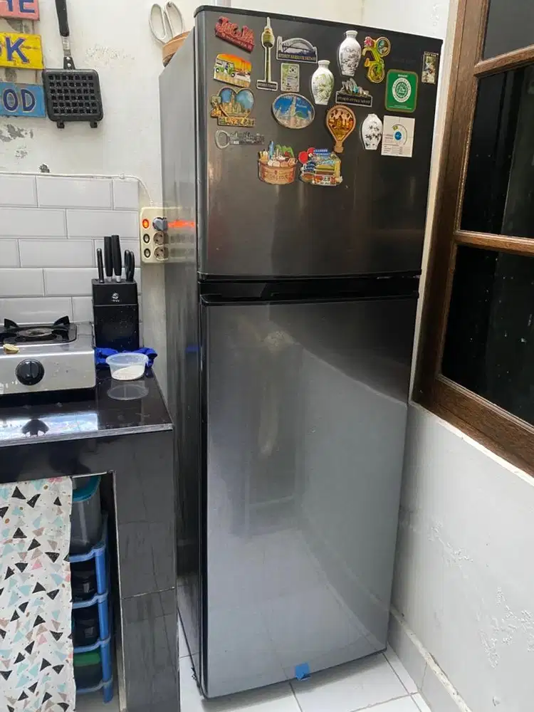 dijual kulkas Sharp 2 pintu