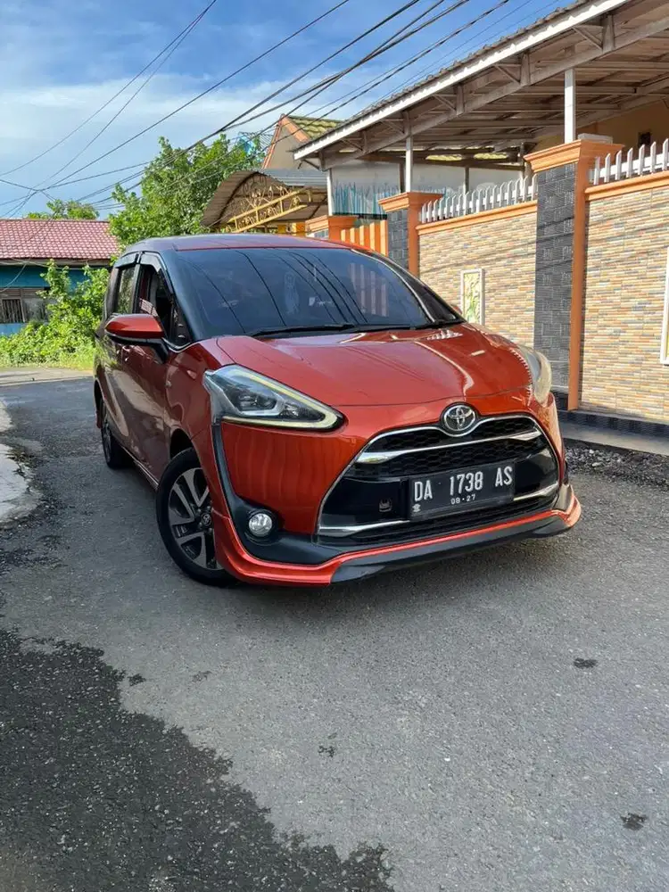 Toyota sienta Q