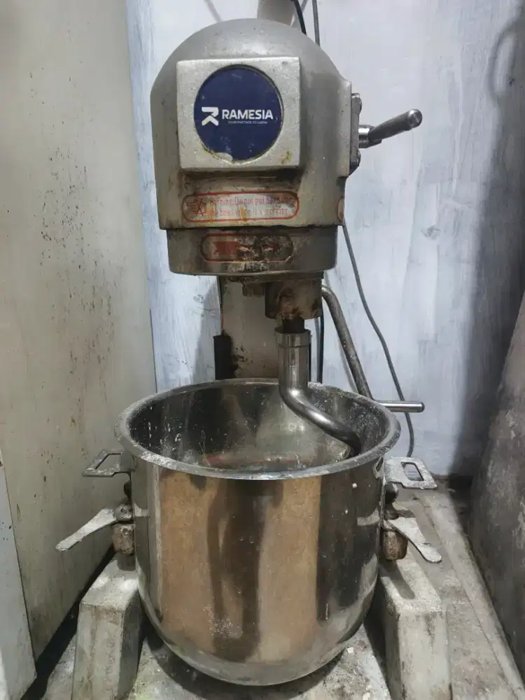 Dough mixer ramesia