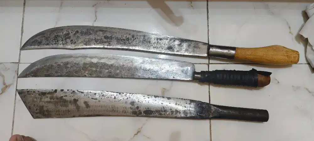 Pisau untuk kurban sapi
