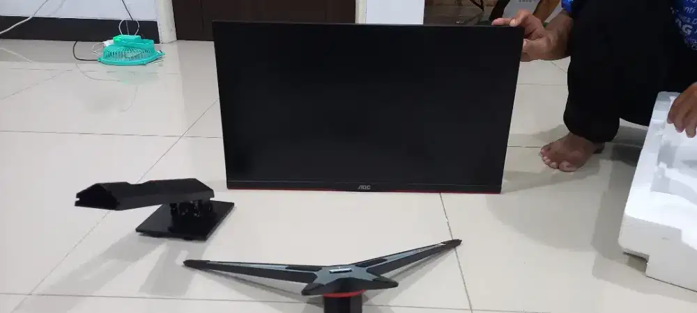 Monitor komputer Merk AOC