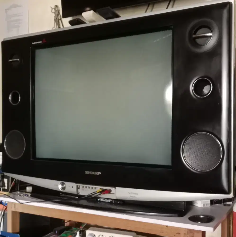 TV SHARP ALEXANDER 29
