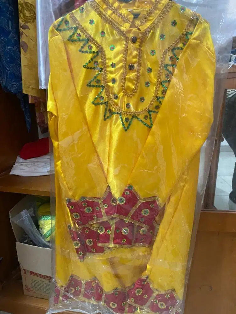 Di jual cepat usaha kostum profesi & baju adat utk SD,SMP,SMA, dewasa