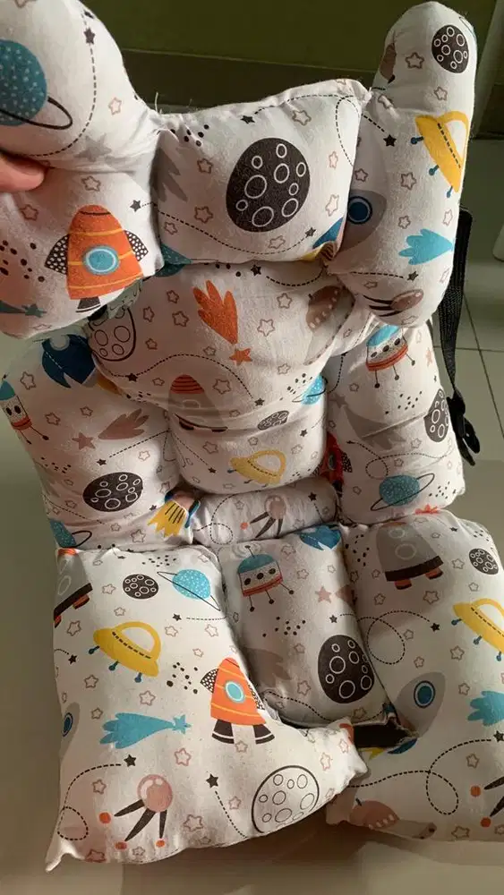 Preoved! Alas stroller gambar astronot