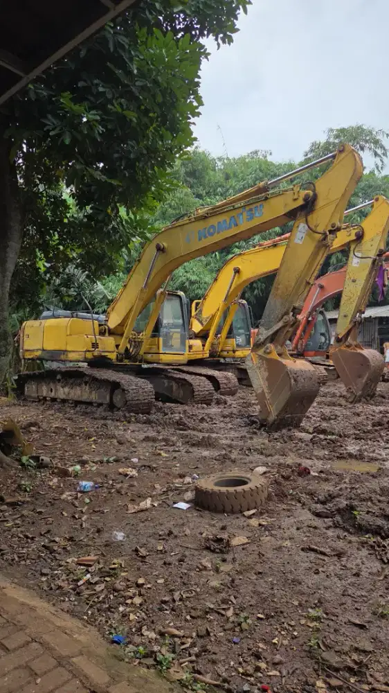 Exavator pc200-8mo 2013