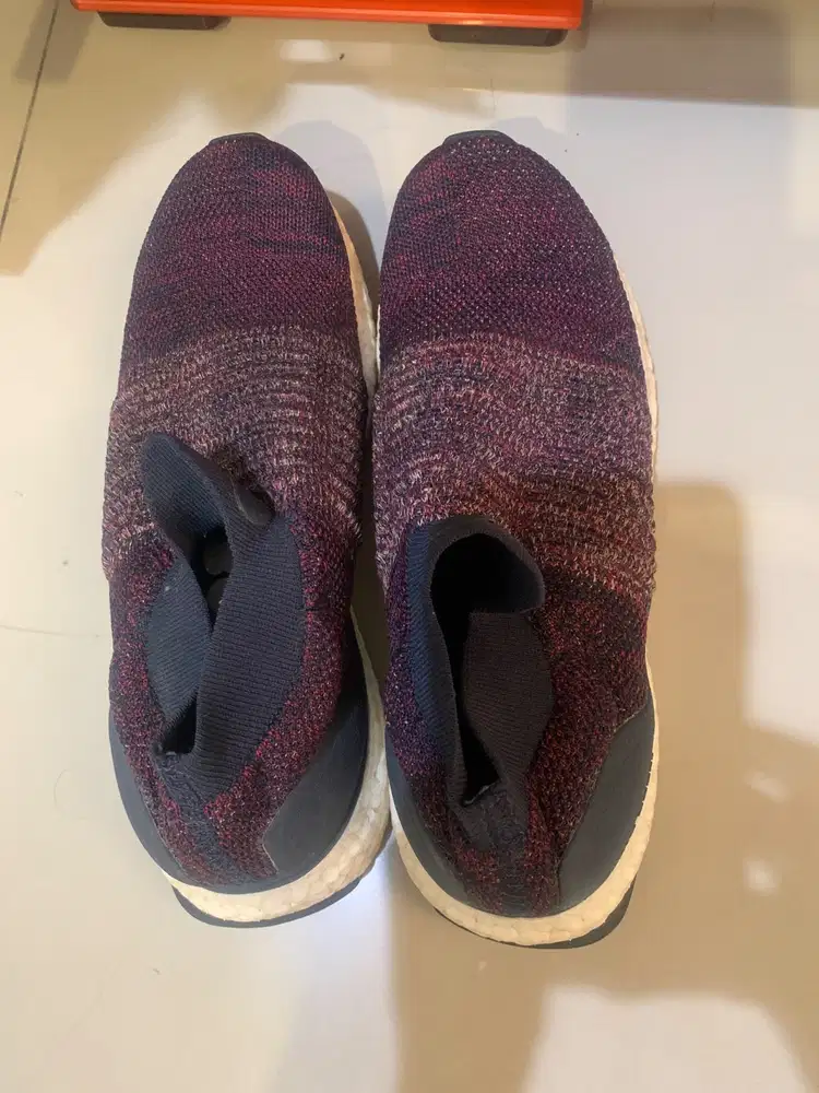 Ultraboost laceless warna purple second masih bagus sekali