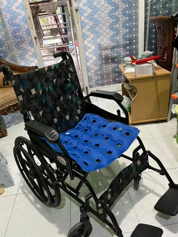 Kursi dorong lipat