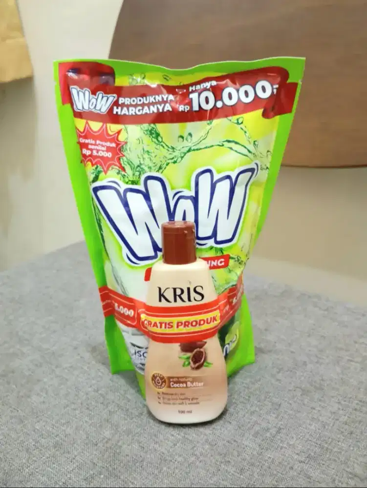 Sabun cuci piring Wow jeruk nipis 600ml gratis Kris body lotion 100ml