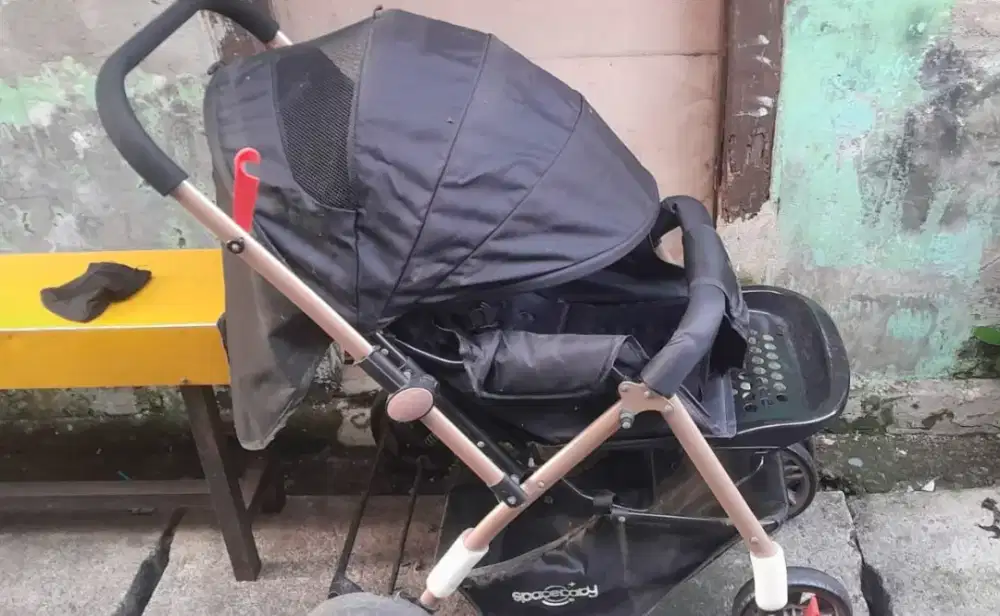 Stroller baby merk Spacebaby