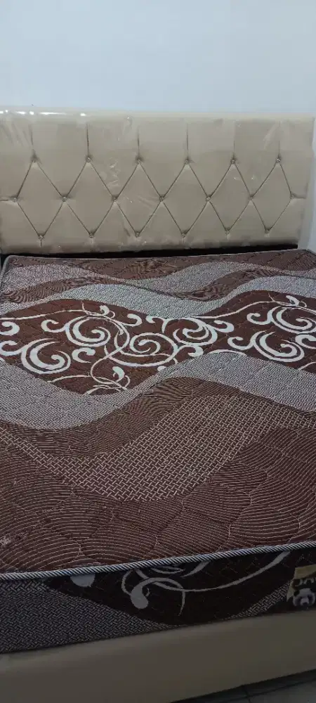 DIPAN / TEMPAT TIDUR BEKAS