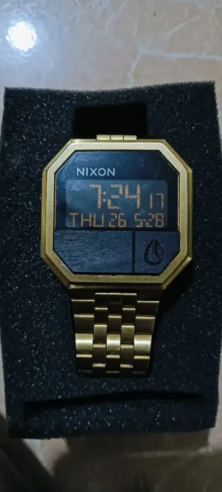 Nixon re run all gold original