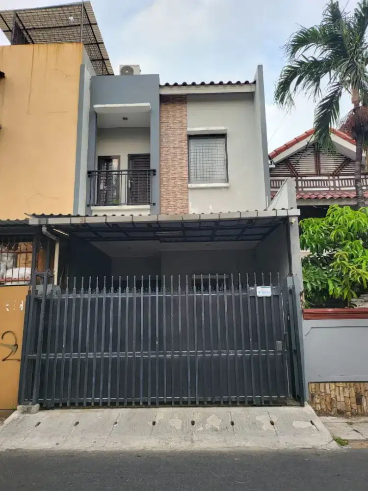 Rmh 2 lantai di sunter jaya , full furnis, kmr 3+1 , kmr mandi 2+1