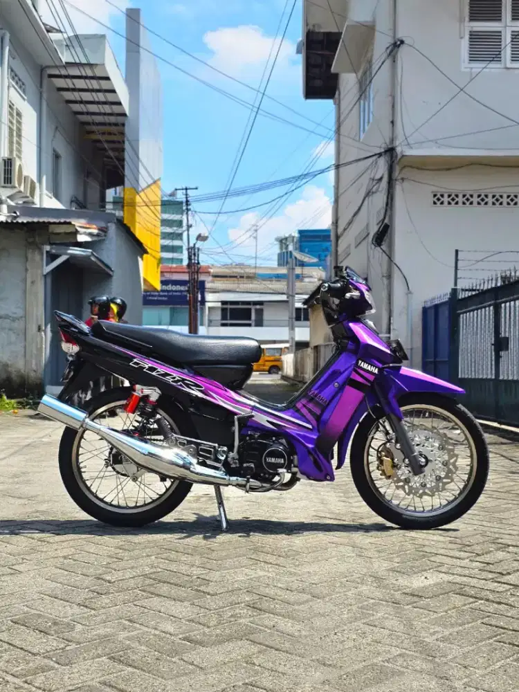 F1ZR 2004 asli Merah