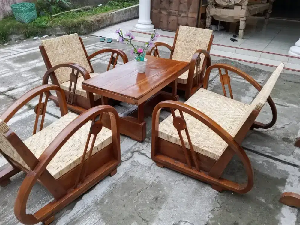 Kursi sedan leter D lawasan jati