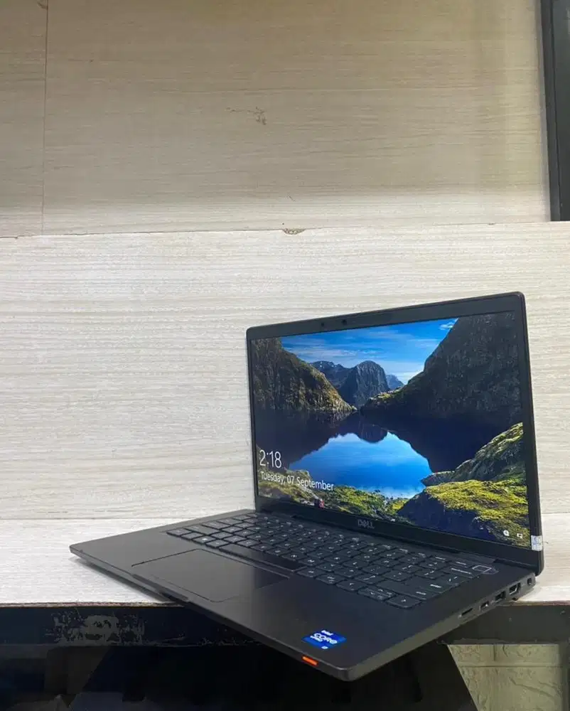 Laptop Dell lattitude 7320|| i7 gen 11 ram 16gb/ssd 256gb bergaransi