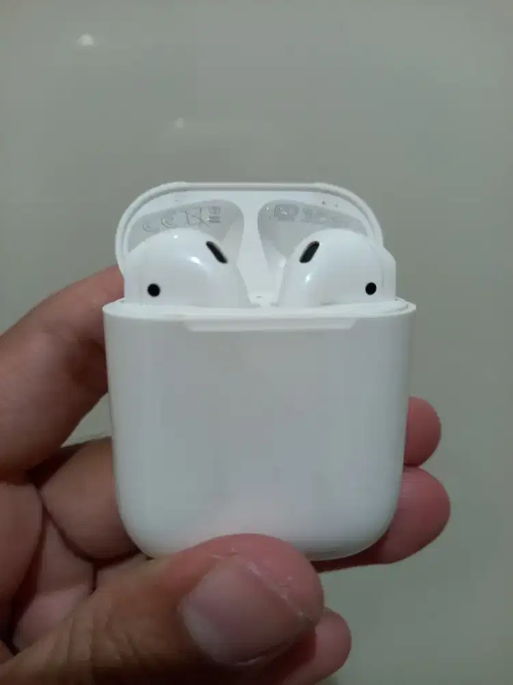 Dijual AirPods gen 2 ori kondisi normal