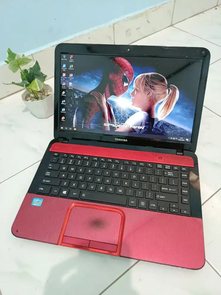 Laptop core i5 toshiba slim editing game