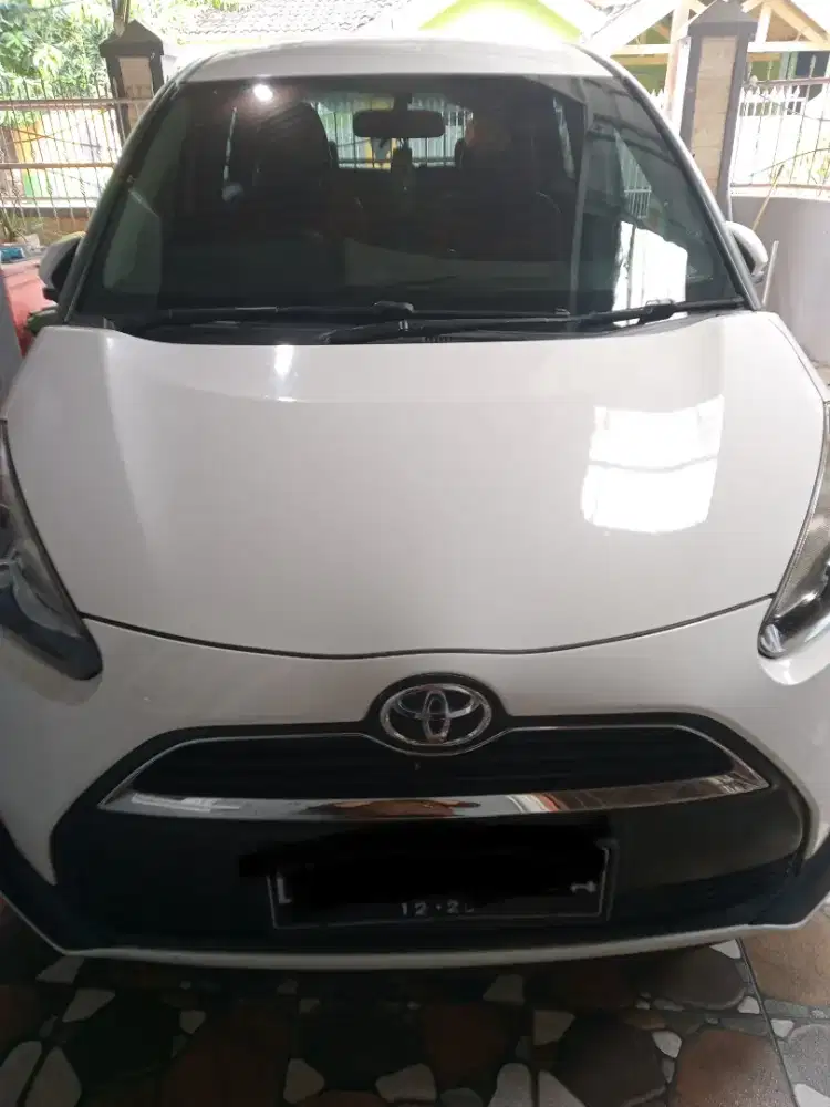 Toyota Sienta tahun 2016 akhir