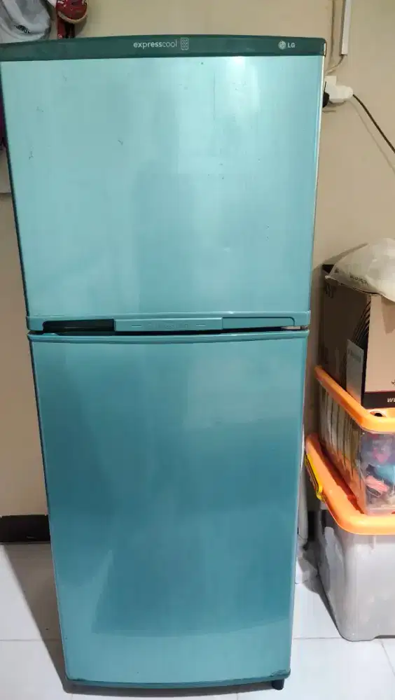 JUAL CEPAT Kulkas Bekas 2 pintu Merk LG tipe Express cool