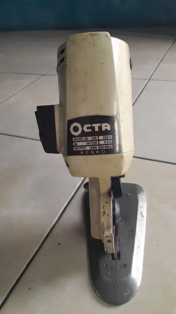 Mesin Potong Merek Octa