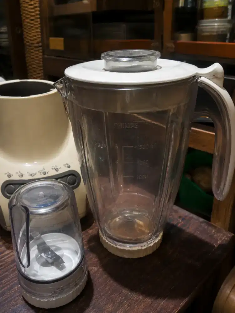 Blender Philips HR2116