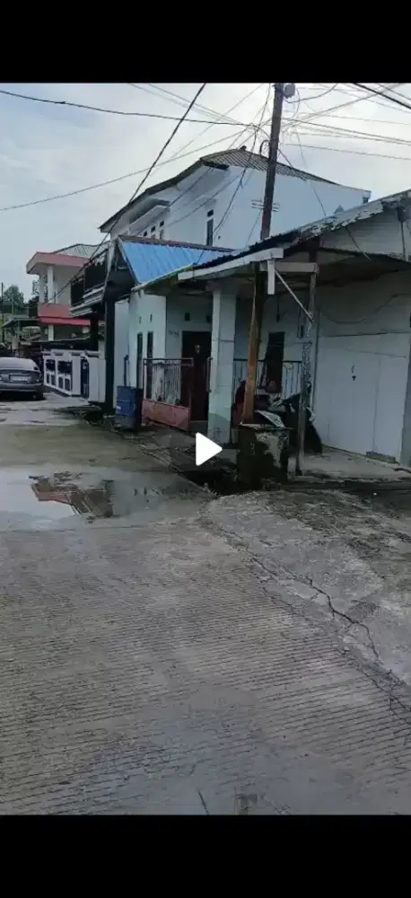 Di Jual rumah Lokasi simpang 3 jalan perumahan