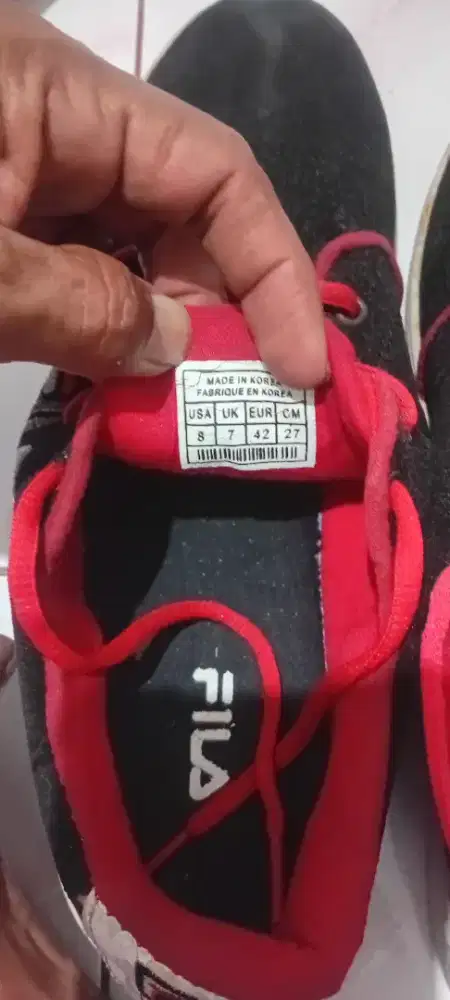 Jual sepatu masih bagus