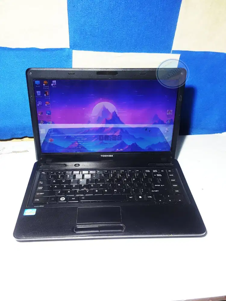 Leptop toshiba ram 6 baterai awet core i3