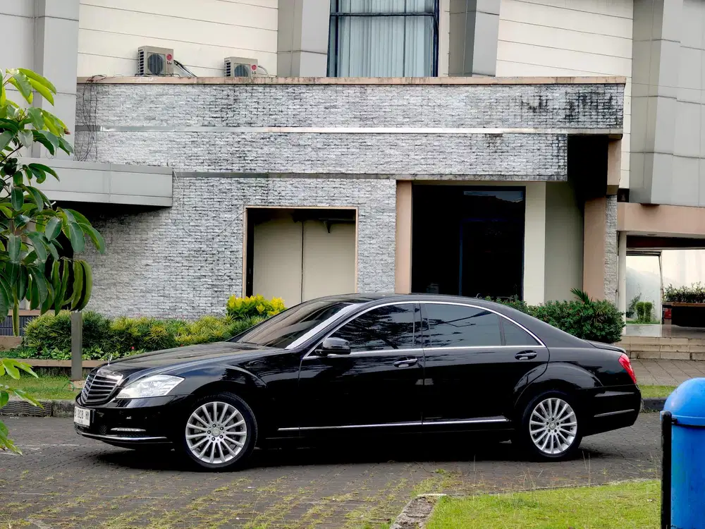 Mercy S300L 2011 AT Original Mewah Hitam Sewa Pengantin