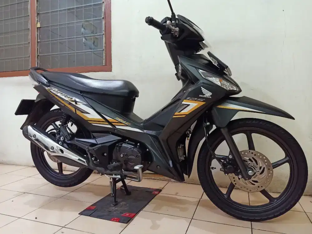Honda SUPRA X 125 DOUBLE DISK PERAKITAN 2025 BL 8 ( GRESS / TERAWAT )