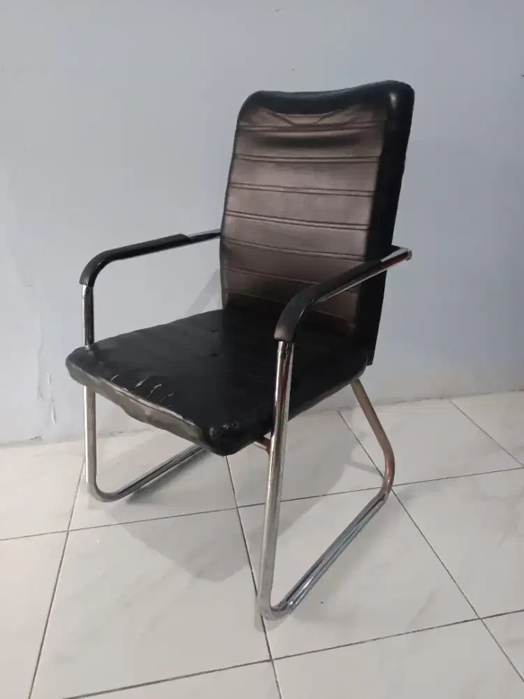 Kursi Kantor Besi