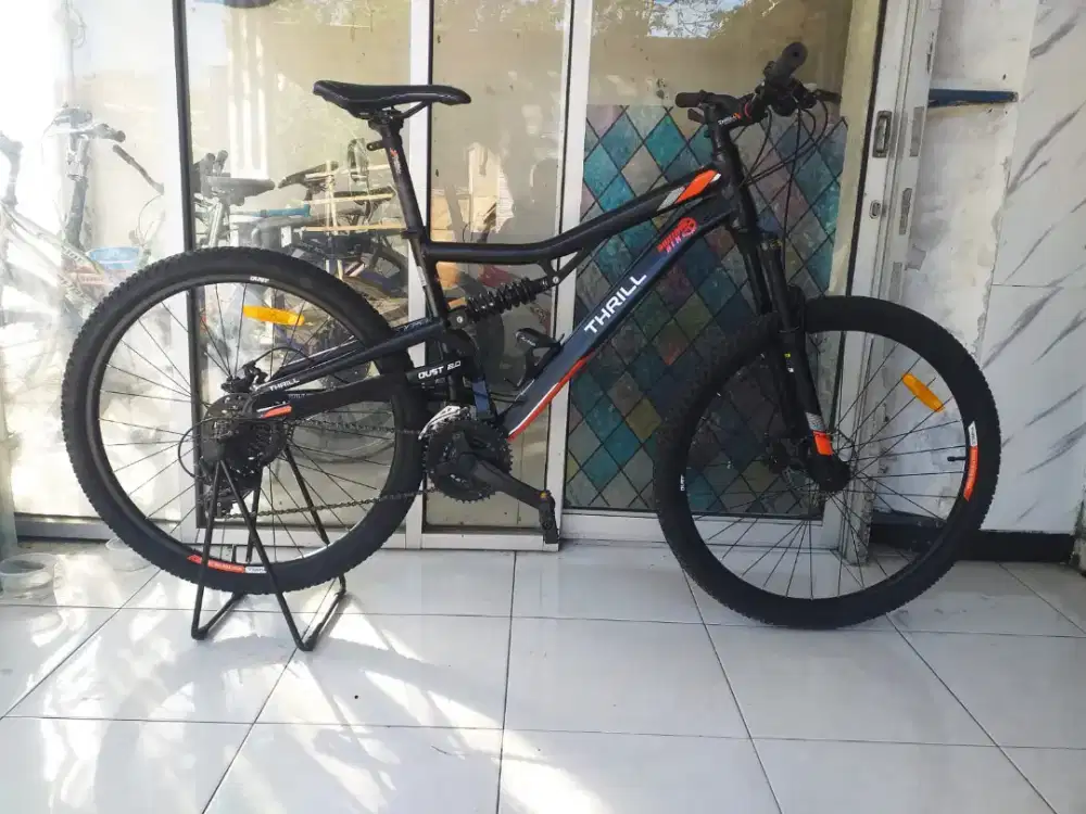 Sepeda gunung MTB thrill oust 2.0