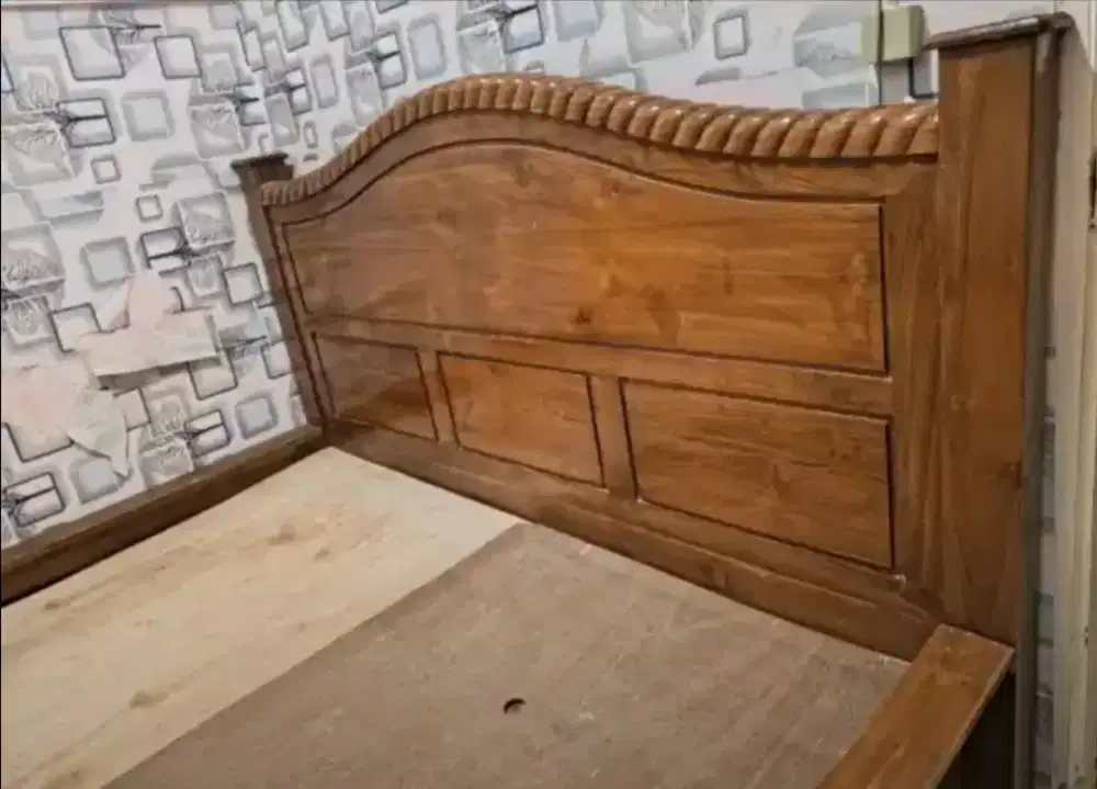 Dijual Ranjang Kayu Jati Jepara
