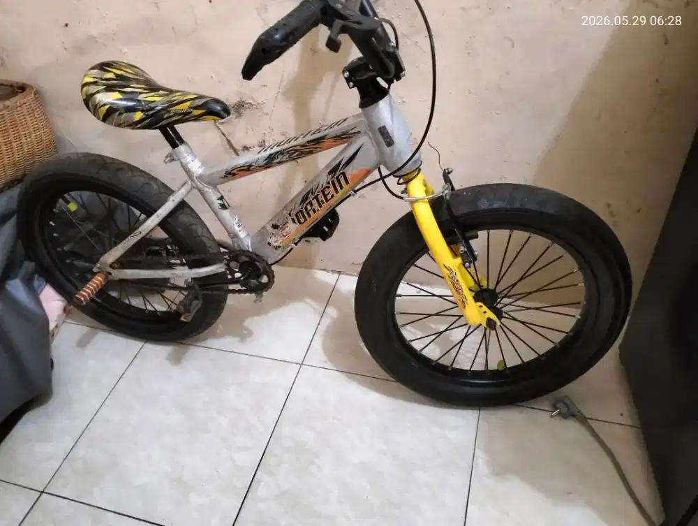 Jual butuh Sepeda anak Uukuran 18 inch Mash Bagus .