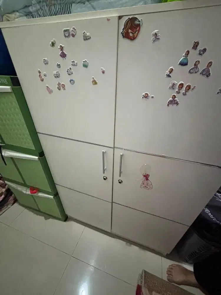 Lemari anak 2 pintu