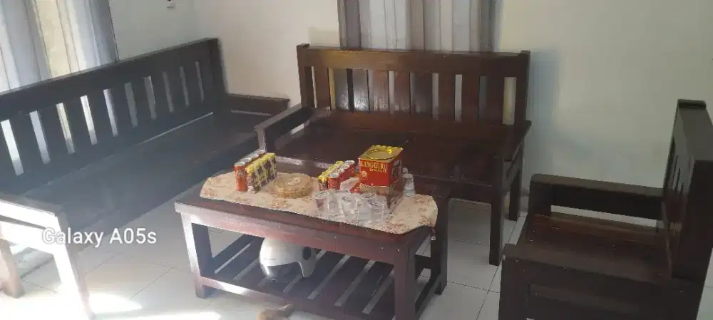 Kursi tamu kayu besi
