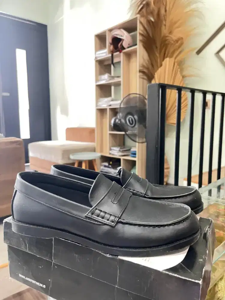 Sepatu Kerja Casual Loafers Pria