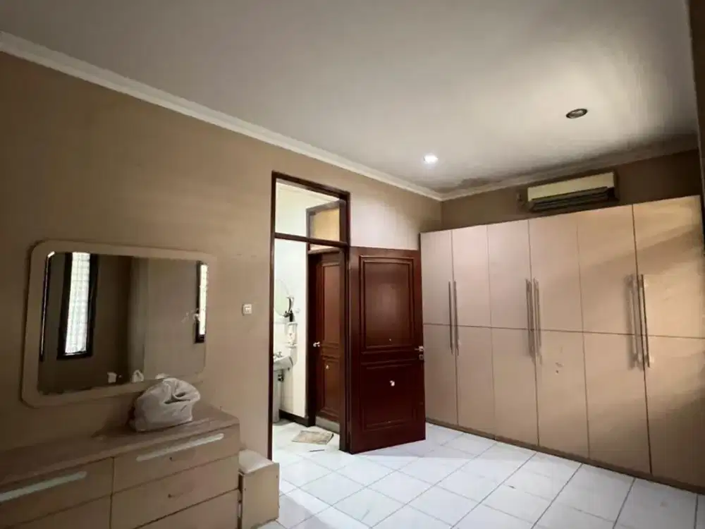 Rumah 1,5 Lantai di Pasirluyu