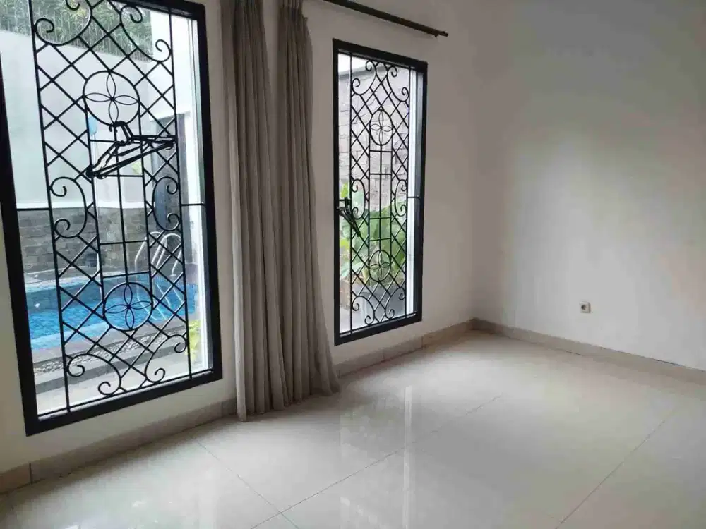 Disewakan Rumah Bagus 2 Lt ada Pool di Cempaka Putih Jakarta Pusat