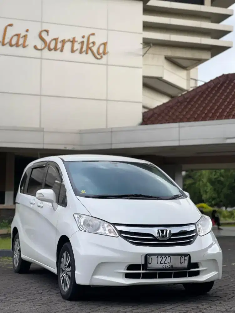 Sueger!! Freed S 2014 (D) AC Double