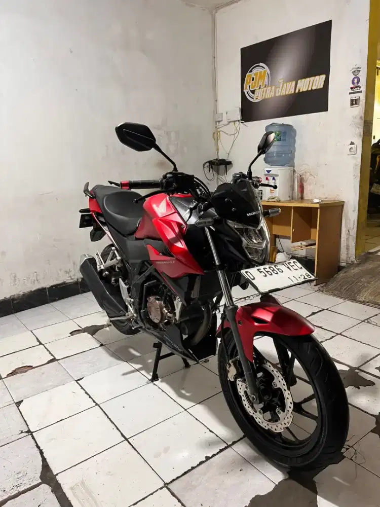 Honda cb150R 2018 mulus
