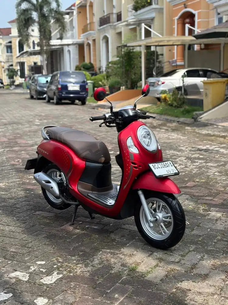 LIKE NEW SCOOPY PRESTIGE KEYLESS 2024 WARNA MERAH TIPE TERTINGGI LOW K