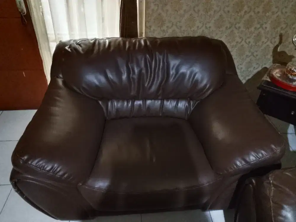 Di jual sofa keadaan bekas baik